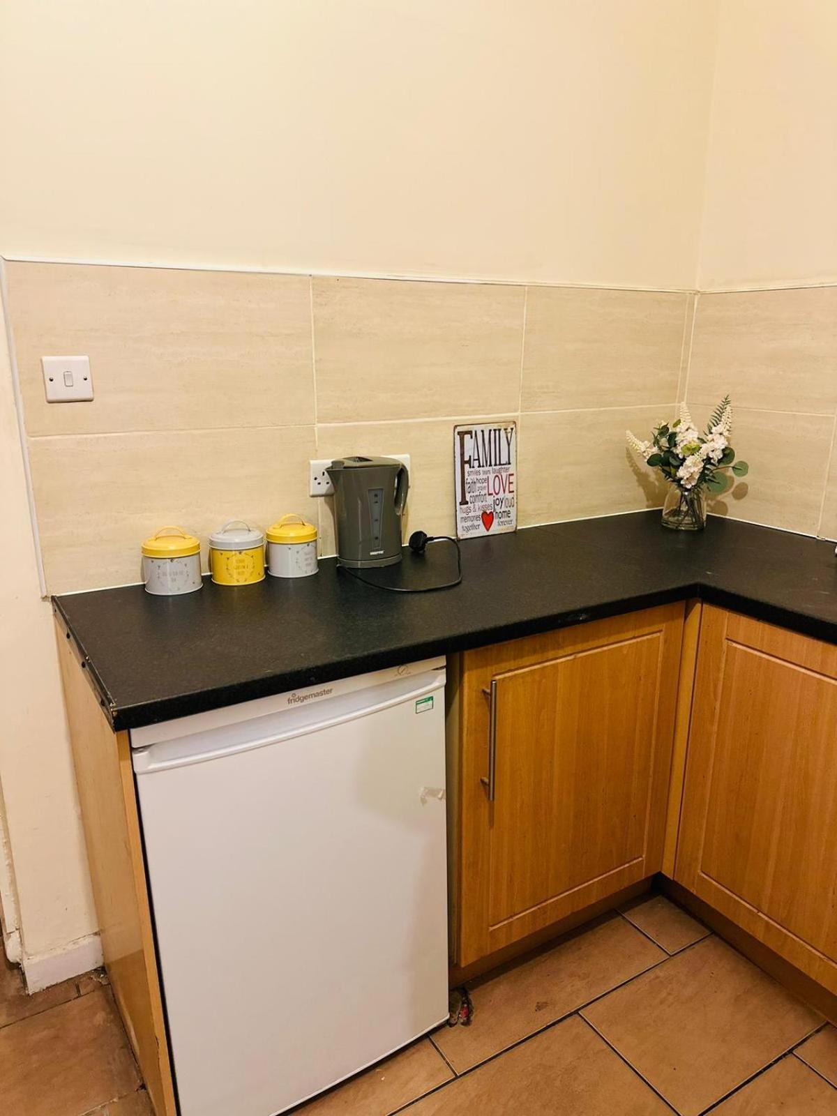 Elm Vale Lodge Ливърпул Екстериор снимка